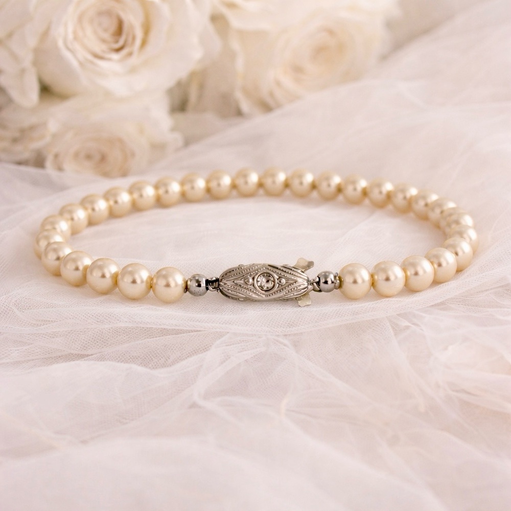 Vintage Faux Pearl Bracelet 7.5” Rhinestone Art Deco Clasp Classic Bridal Style